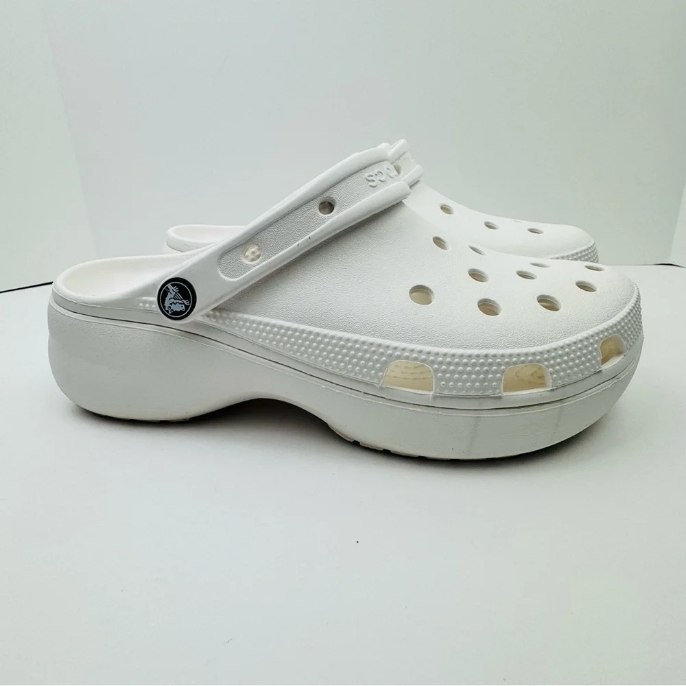 Crocs Women's Classic Platform Clog. Women’s size 10. Very clean.